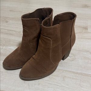Universal Thread Tan Ankle Booties